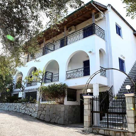Athina Apartments Kato Korakiana Exteriör bild