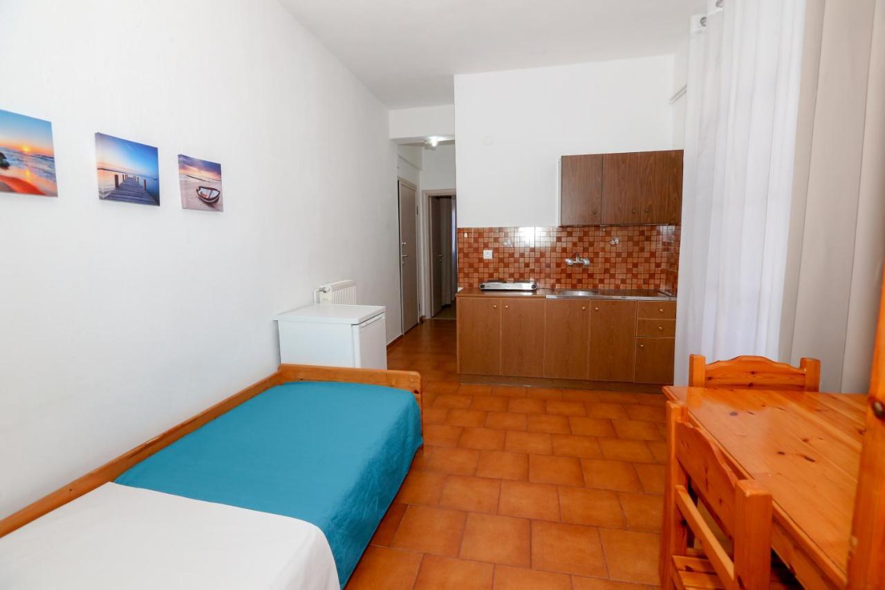 Athina Apartments Kato Korakiana Exteriör bild